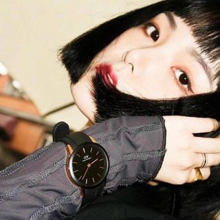 ĐỒNG HỒ D.W ICONIC MOTION CAO CẤP