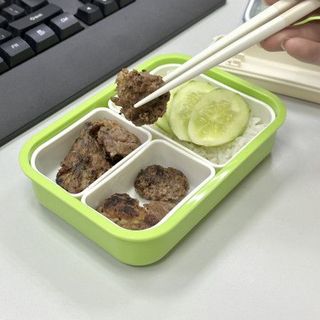 Hộp đựng cơm Bento bằng nhựa chia 3 ngăn kèm túi đựng 500ml hàng nội địa Nhật Bản