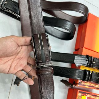 Thắt lưng bò vân sần khoá da xịn sò