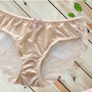 Quần lụa phối ren cao cấp