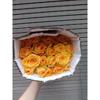 𝐇𝐨𝐚 𝐓𝐮̛𝐨̛𝐢 _Hồng ĐL Vàng Chùa_𝐂𝐚̆́𝐦 𝐁𝐢̀𝐧𝐡 (1 Bó 28-30b ) _𝐒𝐡𝐢𝐩 𝐇𝐨̉𝐚 𝐓𝐨̂́𝐜