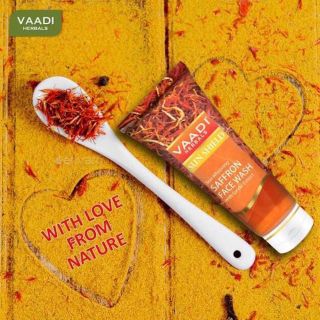 Sữa rửa mặt tinh chất nhụy hoa nghệ tây nguyên chất Vaadi Saffron Face Wash tuýp 60ml.