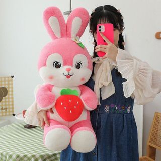 Gấu Bông Thú Nhồi Bông Thỏ Ôm Quả Dâu, Thỏ Ngồi Ôm Dâu Lông Mịn Tina.vn