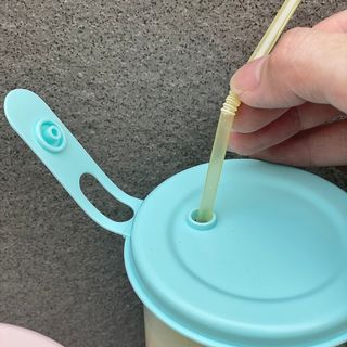 Cốc uống nước nhựa có lỗ cắm ống hút 500ml Kokubo nhập khẩu từ Nhật Bản