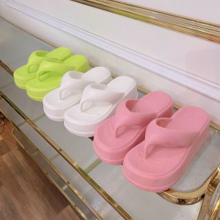 Dép bánh mì xỏ ngón