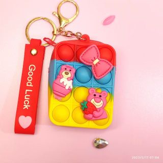 MÓC KHÓA TÚI POPIT GẤU DÂU KÈM DÂY