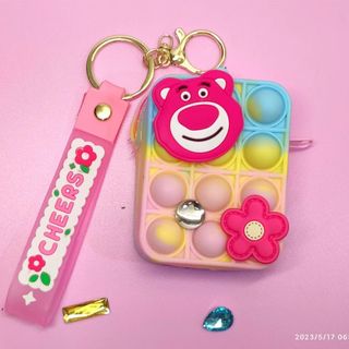 MÓC KHÓA TÚI POPIT GẤU DÂU KÈM DÂY