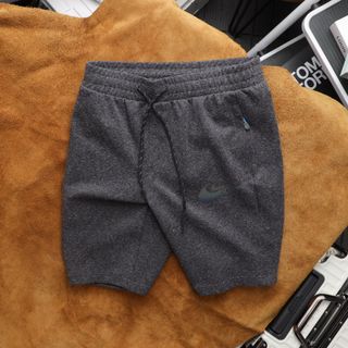 Quần short thun nam, quần đùi nam cao cấp, chất vải BC xịn mịn. Thiết kế basic dễ mặc dễ phối đồ. Logo phản quang - size từ 55kg - 85kg