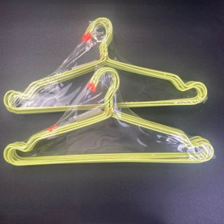 Móc nhựa chuyên tiệm giặt là - DL1