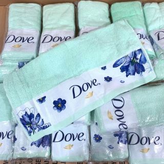 Khăn lông hàng quà tặng Dove với chất liệu cotton cực xịn và mềm mịn. 50x100cm