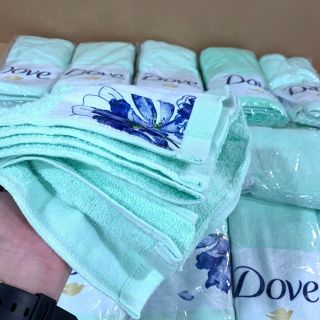 Khăn lông hàng quà tặng Dove với chất liệu cotton cực xịn và mềm mịn. 50x100cm