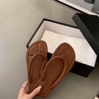 Dép xỏ ngón da nữ