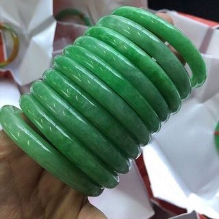Vòng ngọc cẩm thạch