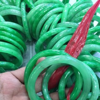 Vòng ngọc cẩm thạch