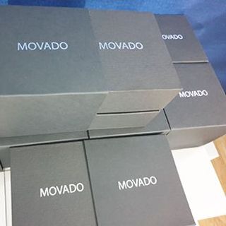 hộp đồng hồ Movado anbox size: 10.5*0.5*8.5cm gối nhung mịnh giá sỉ