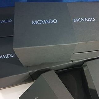 hộp đồng hồ Movado anbox size: 10.5*0.5*8.5cm gối nhung mịnh