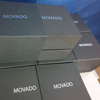 hộp đồng hồ Movado anbox size: 10.5*0.5*8.5cm gối nhung mịnh
