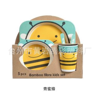 Bộ bát ăn dặm cho bé.