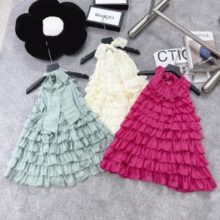 SET BÈO TẦNG ÁO CỔ YẾM BUỘC DÂY VAI KÈM CHÂN VÁY 2 LỚP CHẤT ĐŨI TƠ NHĂN XỊN ĐẸP.