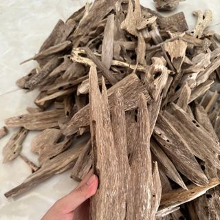 Trầm hương Miếng - giác trầm hương nguyên liệu làm nhang trầm hương cao cấp