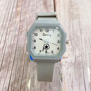 Đồng hồ nam nữ Qcong dây silicon nhiều màu sắc, chống nước tốt, kiểu dáng năng động, trẻ trung mang phong cách unisex