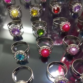 Nhẫn đeo tay trẻ em đủ màu sắc nhẫn trẻ em