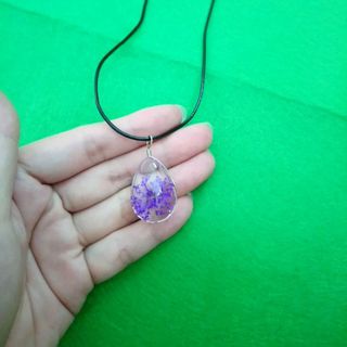 Dây chuyền da mặt thủy tinh ép hoa khô thật mẫu mới nhất