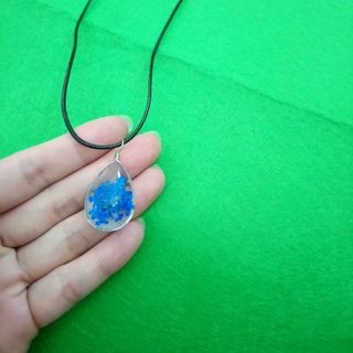 Dây chuyền da mặt thủy tinh ép hoa khô thật mẫu mới nhất