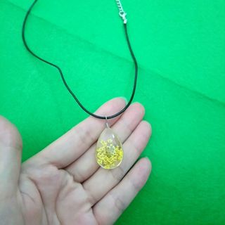 Dây chuyền da mặt thủy tinh ép hoa khô thật mẫu mới nhất