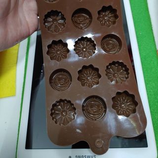 Khuôn silicone làm bánh cập nhật thêm nhiều mẫu mới