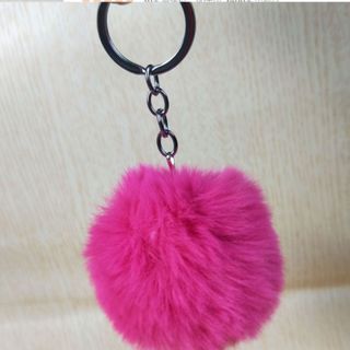 Móc khóa mẫu cục bông có nhiều màu sắc đẹp