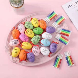 Bộ gồm 1 quả trứng có đủ mẫu và 4 cây bút lông. Giá 5800d