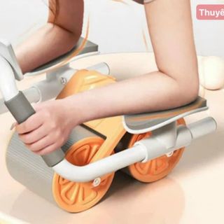 Con lăn trợ lực tập bụng.