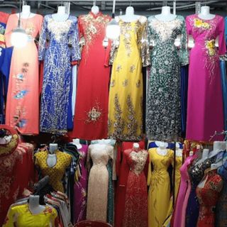 Máng nhựa dài treo tường- móc nhựa treo giá sỉ.