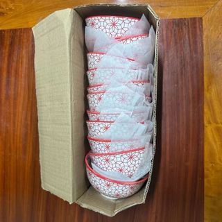 Chén bát sứ hoa văn