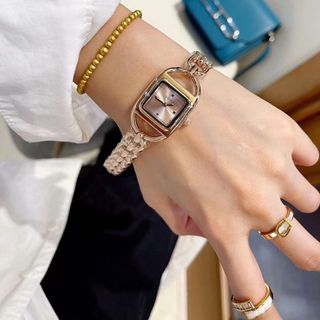 ĐỒNG HỒ NỮ MẶT VUÔNG HOT 2023