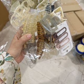 Set kẹp tóc 67 chi tiết. 1