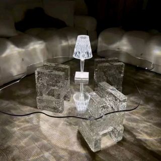Bàn trà decor Acrylic trong suốt cao cấp - DTC Luxury