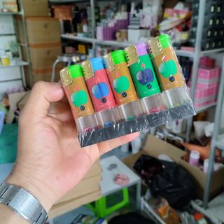Quẹt Gas khè xí ngầu hộp 50 cái