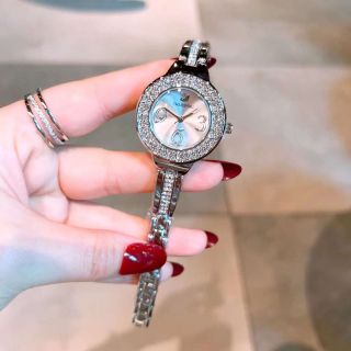 Đồng hồ sỉ nữ mới