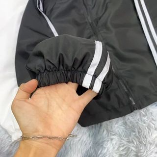 Áo khoác dù 2 lớp tay 2 sọc thể thao dáng lửng có dây rút phong cách