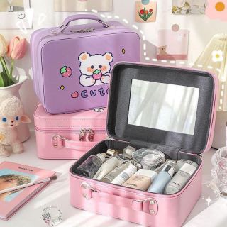 Cốp đựng mỹ phẩm có gương.