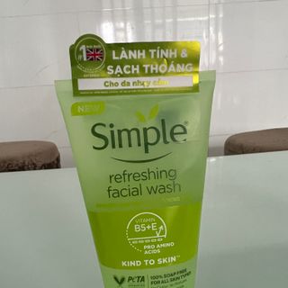 Sữa rửa mặt simple giá sỉ