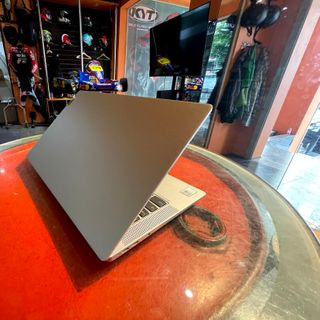 Laptop Lenovo IdeaPad 5G 14Q8X05 (CPU: Snapdragon 8cx, GPU: Adreno 680, 8GB RAM, 512GB SSD, 14" FULL HD IPS 100% sRGB, Window 11 Home)
