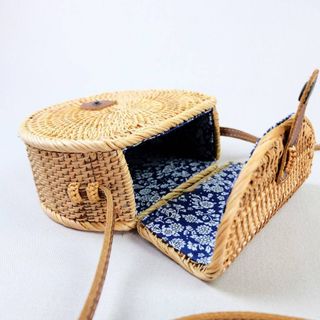 TÚI MÂY BÁN NGUYỆT
