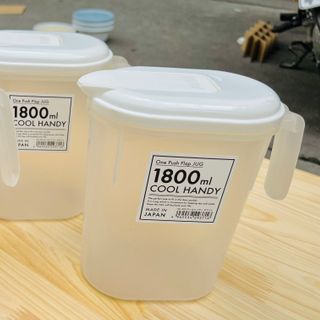 Bình đựng nước bằng nhựa dung tích 1,8L có tay cầm Nakaya nhập khẩu từ Nhật Bản