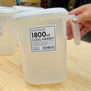 Bình đựng nước bằng nhựa dung tích 1,8L có tay cầm Nakaya nhập khẩu từ Nhật Bản