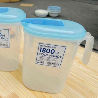 Bình đựng nước bằng nhựa dung tích 1,8L có tay cầm Nakaya nhập khẩu từ Nhật Bản