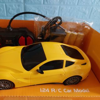 Xe điều khiển từ xa bằng tay cầm