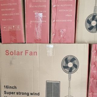 Quạt tích điện năng lượng mặt trời SS40